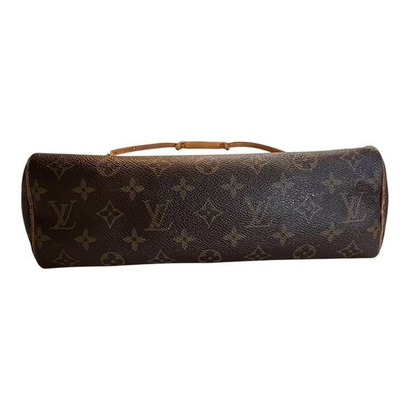 Louis Vuitton Medium Size Crossbody Shoulder Bag - Picture 7 of 10